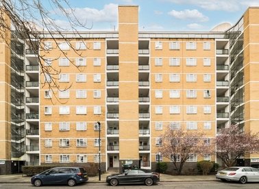 Properties let in Churchill Gardens - SW1V 3HY view1