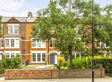 Properties let in Clapham Common North Side - SW4 9RY view1