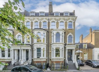 Properties to let in Clapham Common South Side - SW4 9BX view1