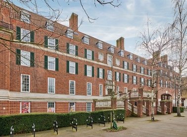 Properties to let in Clapham Common South Side - SW4 9DX view1