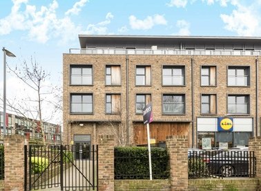 Properties to let in Clapham Road - SW9 0QE view1