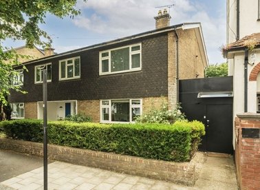 Properties to let in Clarence Road - W4 3AS view1