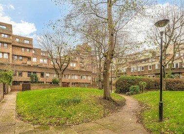Properties let in Cloysters Green - E1W 1LU view1
