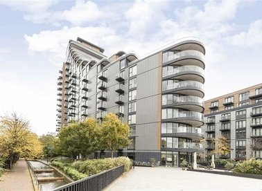 Properties let in Cobblestone Square - E1W 3AZ view1