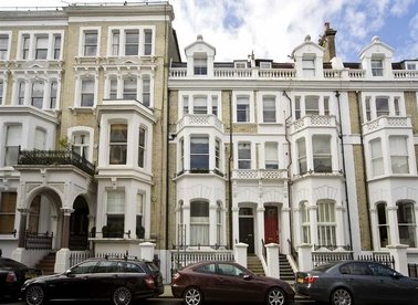 Properties to let in Coleherne Road - SW10 9BW view1