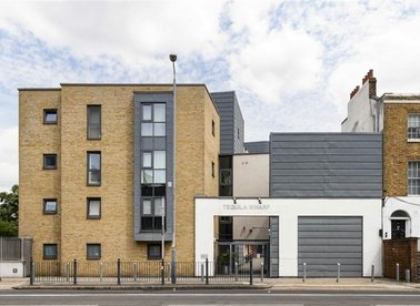 Properties let in Commercial Road - E14 7LH view1