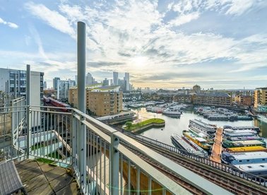 Properties let in Commercial Road - E14 7LB view1