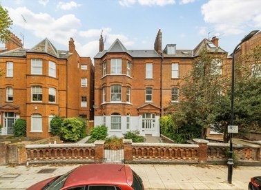 Properties to let in Compayne Gardens - NW6 3DH view1