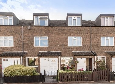 Properties to let in Coppock Close - SW11 2LE view1