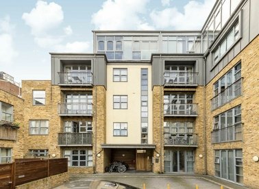 Properties let in Corben Mews - SW8 4TA view1