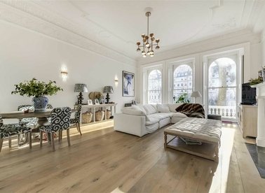 Properties to let in Cornwall Gardens - SW7 4AW view1