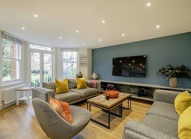 Properties to let in Cresswell Gardens - SW5 0BJ view1