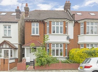 Properties to let in Cricklade Avenue - SW2 3HE view1