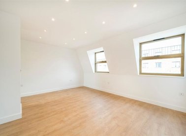 Properties to let in Cricklewood Broadway - NW2 3HP view1