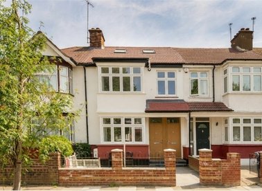 Properties to let in Croft Gardens - W7 2JQ view1