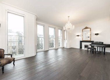 Properties to let in Cromwell Road - SW5 0SD view1