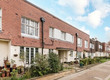 Properties to let in Crown Lane Gardens - SW16 3HZ view1