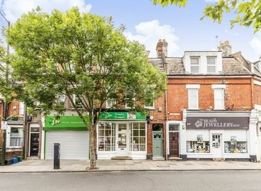 Properties let in Crown Road - TW1 3EX view1