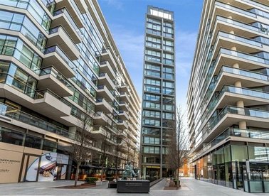 Properties to let in Crown Square - SE1 2SE view1