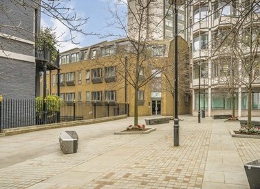 Properties to let in Curzon Square - W1J 7FY view1