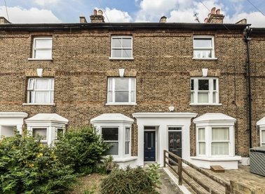 Properties let in Dane Road - W13 9AQ view1