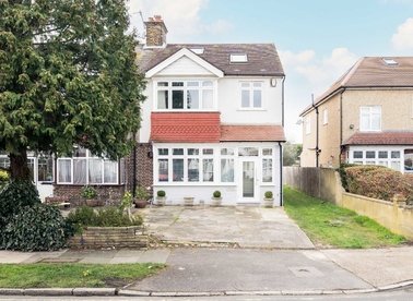 Properties to let in Daybrook Road - SW19 3DH view1