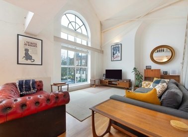 Properties let in Defoe Road - N16 0EP view1