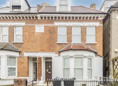 Properties to let in Devonshire Road - SE23 3TQ view1