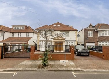 Properties to let in Dobree Avenue - NW10 2AE view1