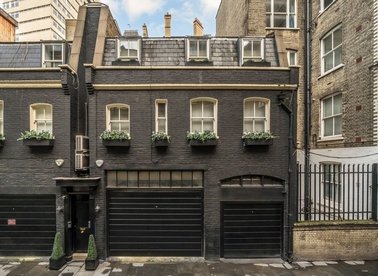 Properties to let in Down Street Mews - W1J 7AU view1