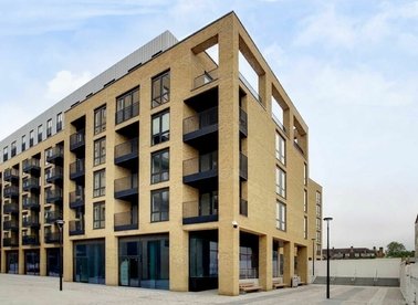 Properties let in Drapers Yard - SW18 1SF view1