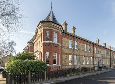 Properties let in Dressington Avenue - SE4 1JQ view1