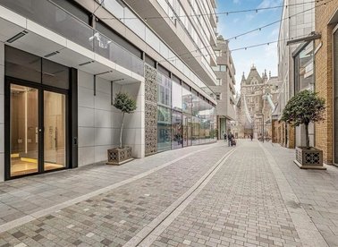 Duchess Walk, SE1
