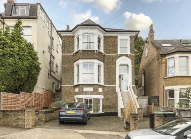 Properties to let in Duncombe Hill - SE23 1QB view1