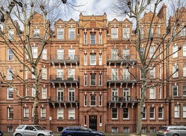 Properties to let in Earl's Court Square - SW5 9DJ view1