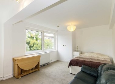 Properties to let in Earl's Court Square - SW5 9BZ view1