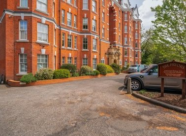 Properties to let in East Heath Road - NW3 1BP view1