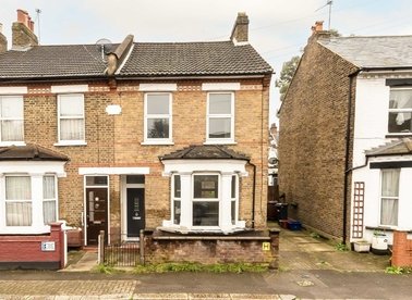 Properties to let in Eastbourne Road - TW8 9PG view1