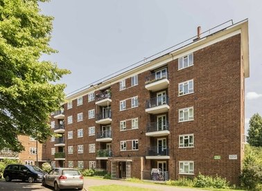Properties to let in Edensor Gardens - W4 2RD view1