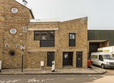 Properties to let in Edgel Street - SW18 1SR view1