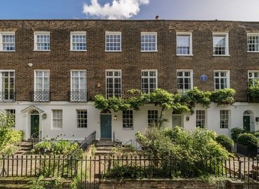 Properties let in Edwardes Square - W8 6HE view1