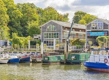 Properties to let in Eel Pie Island - TW1 3DY view1