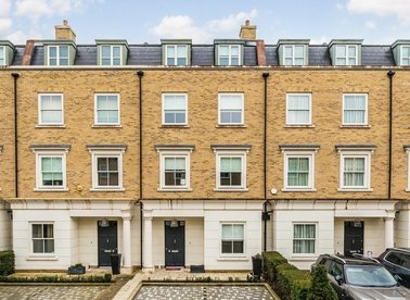 Properties let in Egerton Drive - TW7 7EQ view1