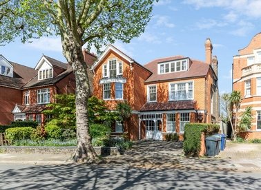 Properties let in Elm Grove Road - W5 3JH view1