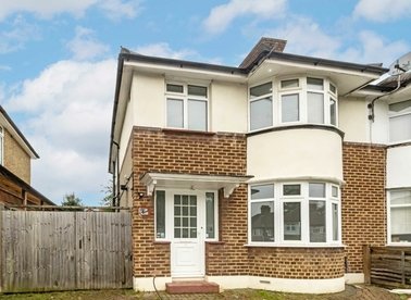 Properties to let in Elmbridge Avenue - KT5 9HB view1