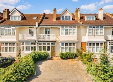 Properties let in Elmers Drive - TW11 9JB view1