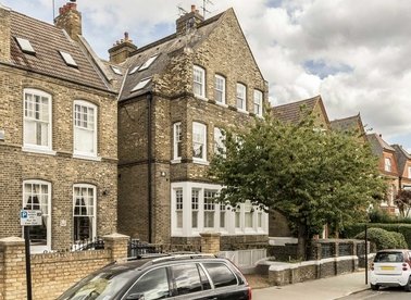 Properties let in Elms Road - SW4 9ER view1