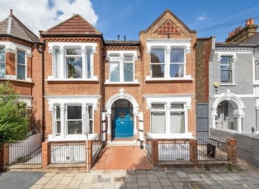 Properties to let in Englewood Road - SW12 9PA view1