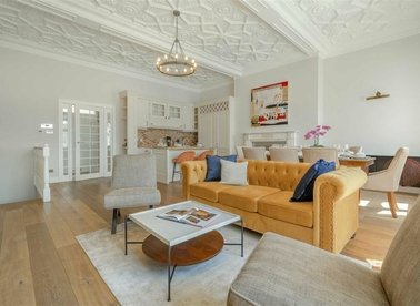 Properties to let in Ennismore Gardens - SW7 1NH view1