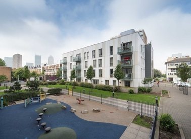 Properties to let in Equinox Square - E14 6GJ view1